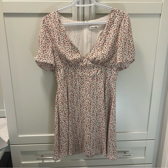 Dresses & Skirts - PERFECT STRANGER “Juliette” Lined Floral Print Deep V Neck Mini Dress